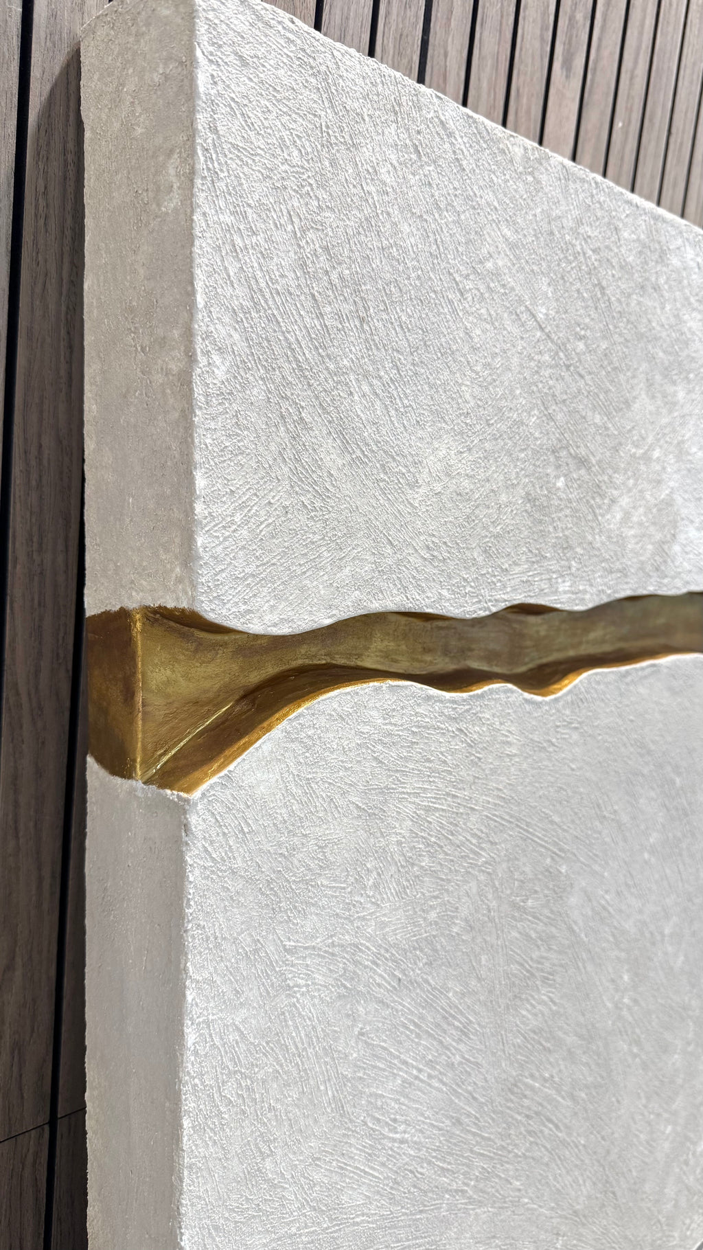 KR 01 Canyon I, detail view — two stone-like planes framing an abstract canyon with a metallic reveal | ACAYA Studio Kruger collection